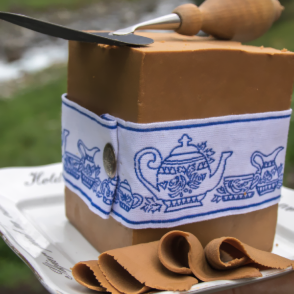 Fjåk Brunost - Milk & Brown Cheese 45%